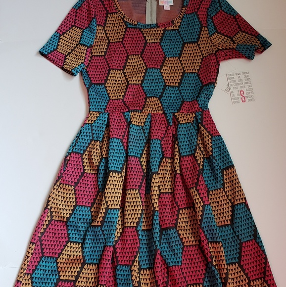 LuLaRoe Dresses & Skirts - NWT small lularoe Amelia!